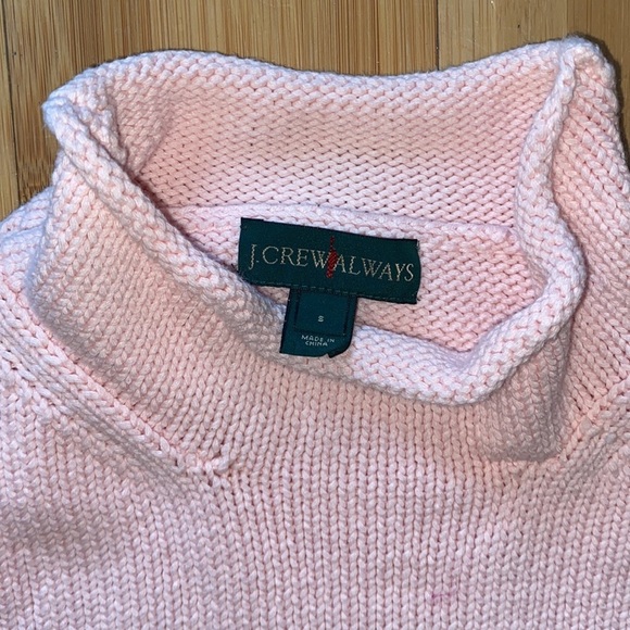 J Crew Small Always Pink Vintage cable sweater in excellent condition - Picture 2 of 2